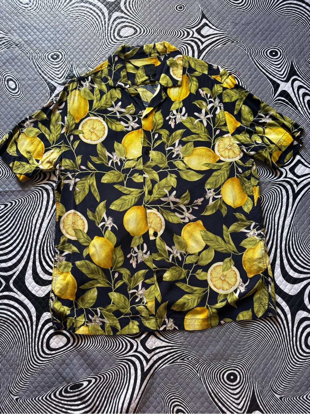 Men's Black Lemon Print Short-Sleeve button down shirt